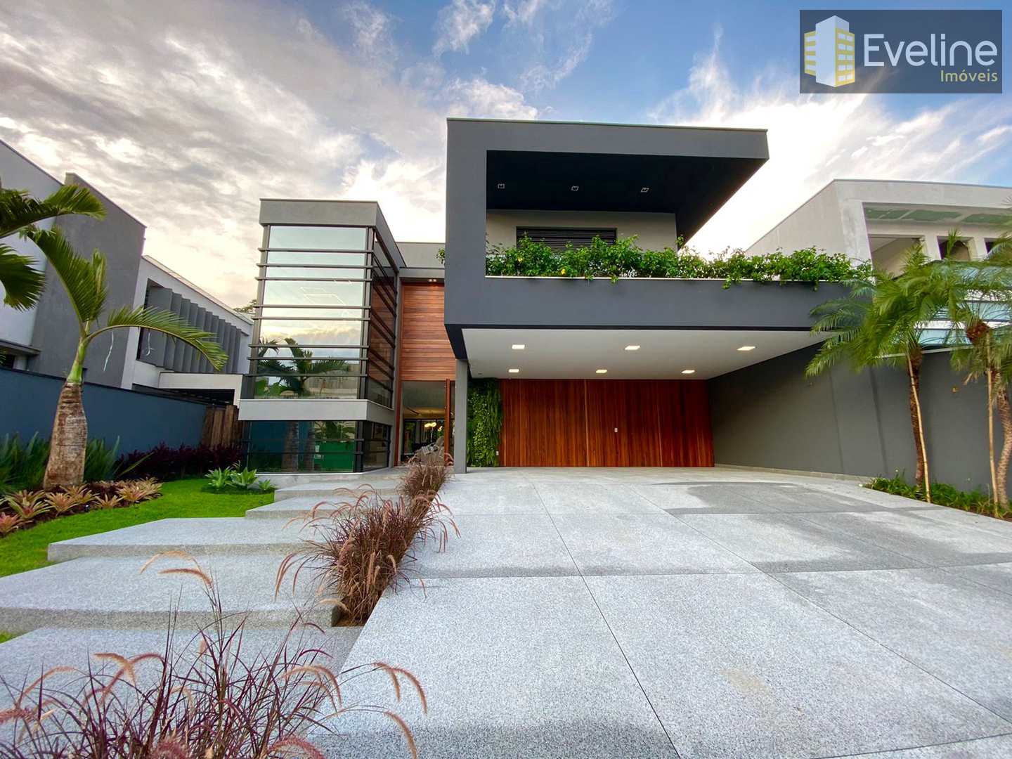 Casa à venda com 8 quartos, 735m² - Foto 3