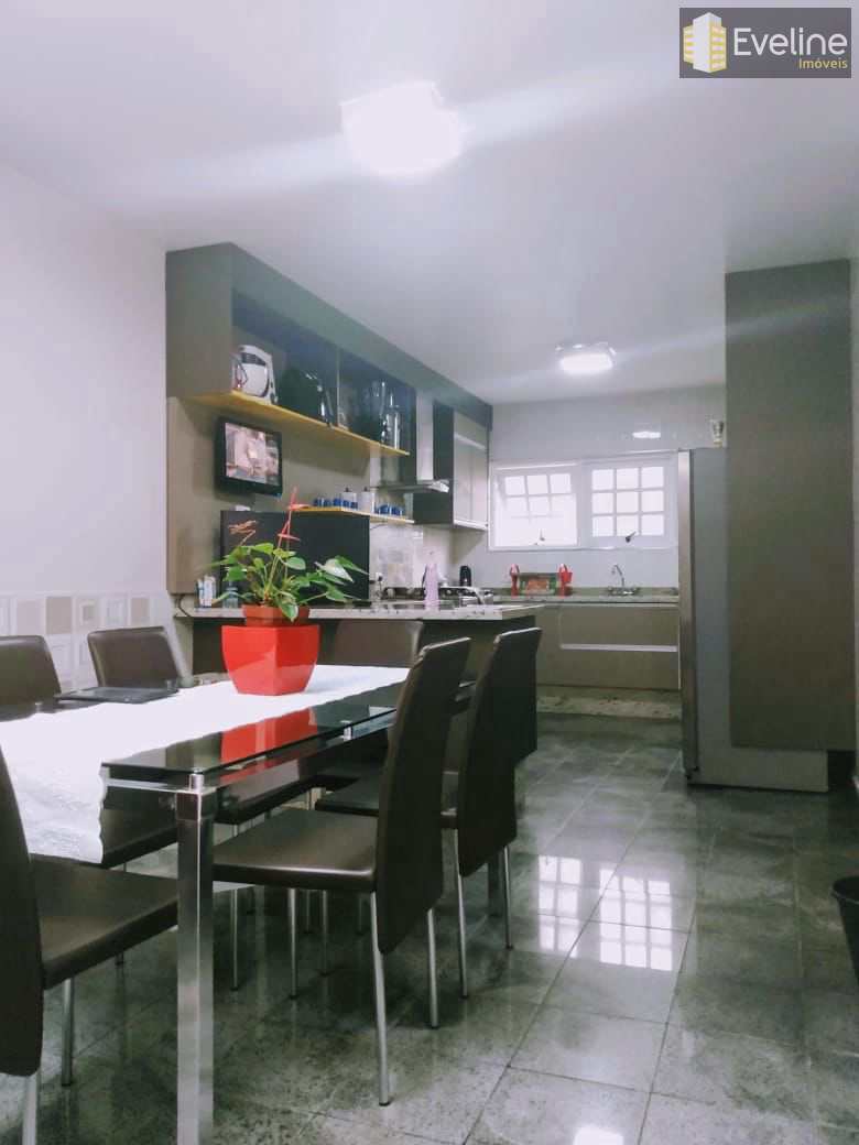 Casa à venda com 4 quartos, 360m² - Foto 3