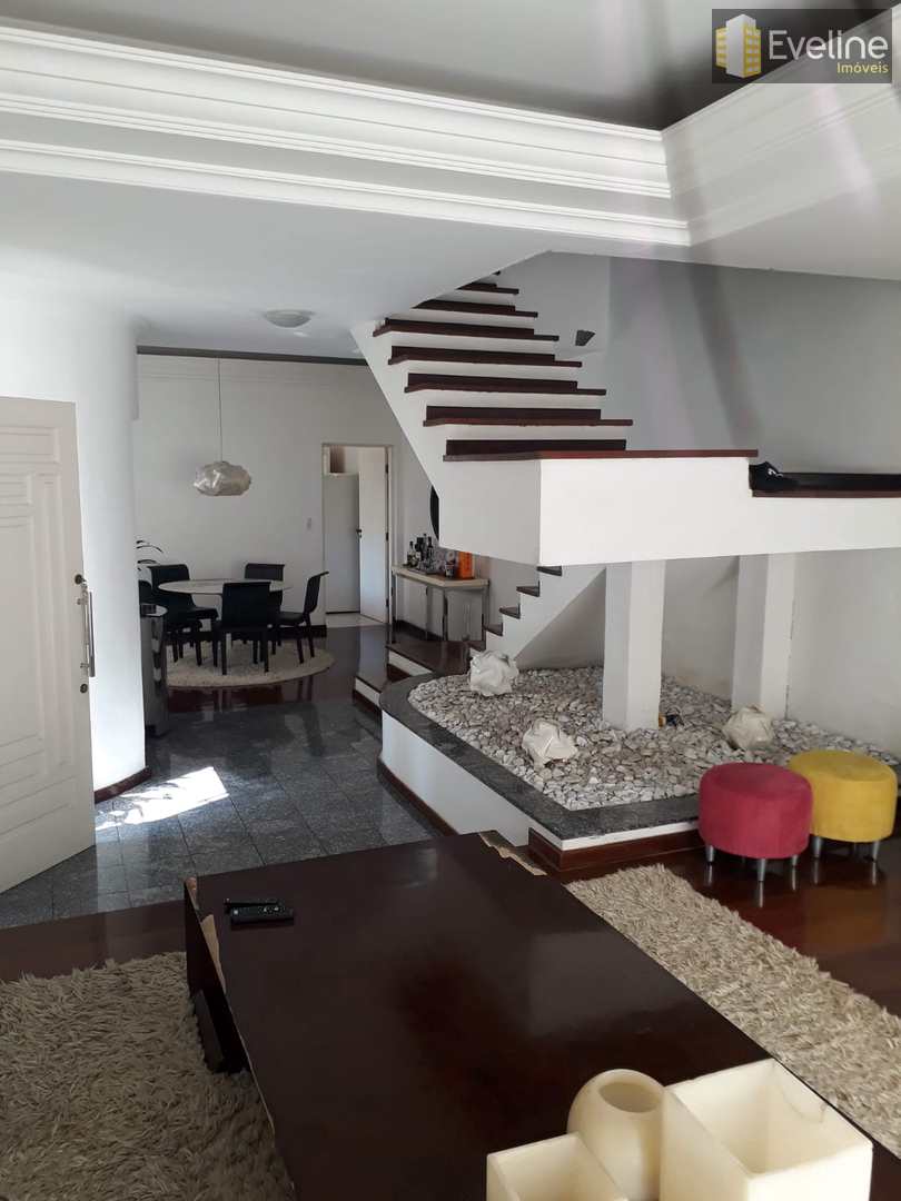 Casa à venda e aluguel com 3 quartos, 270m² - Foto 3