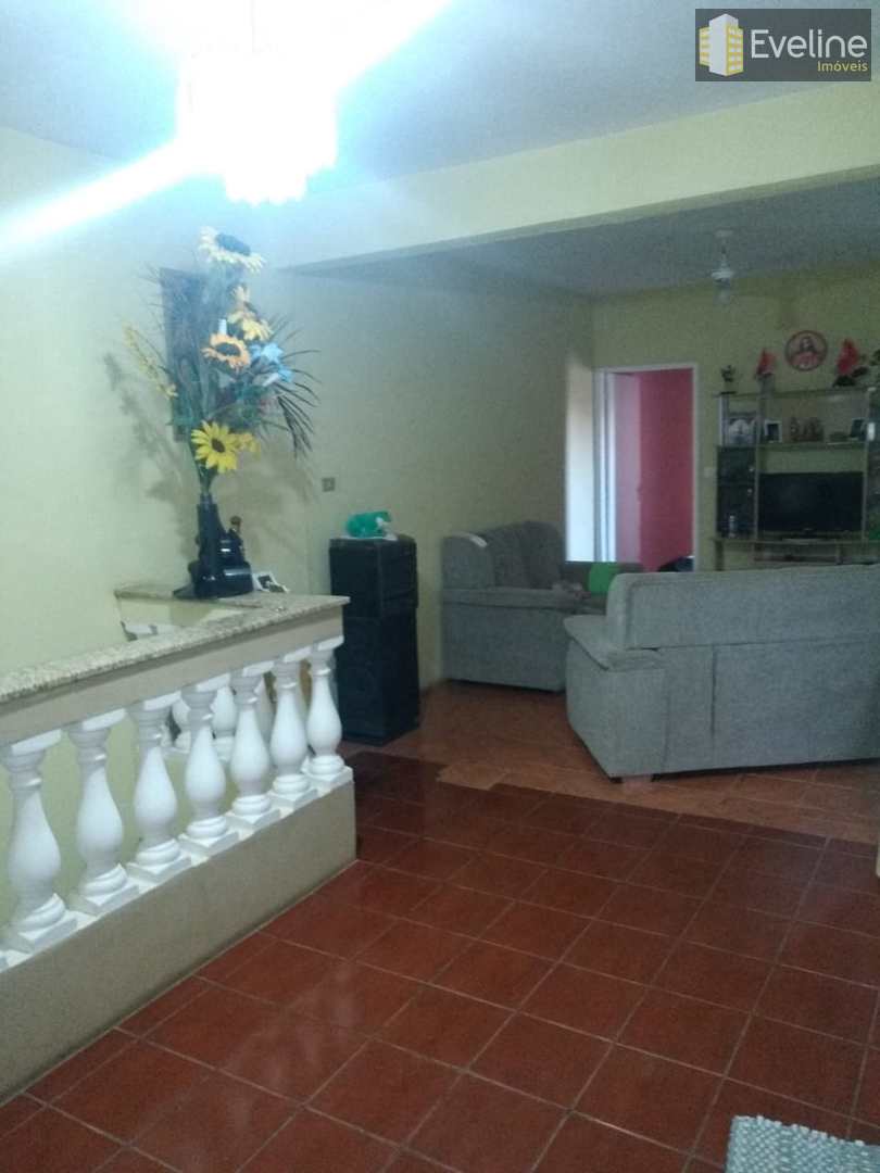 Casa à venda com 2 quartos, 146m² - Foto 3