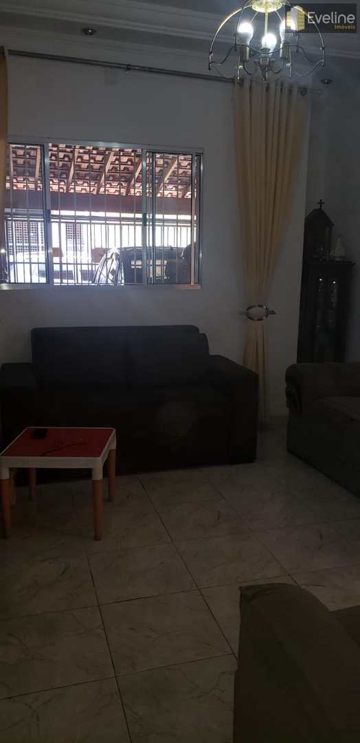 Casa à venda com 4 quartos, 136m² - Foto 2