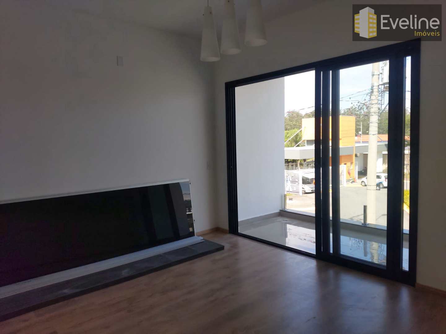 Casa de Condomínio à venda com 4 quartos, 235m² - Foto 2