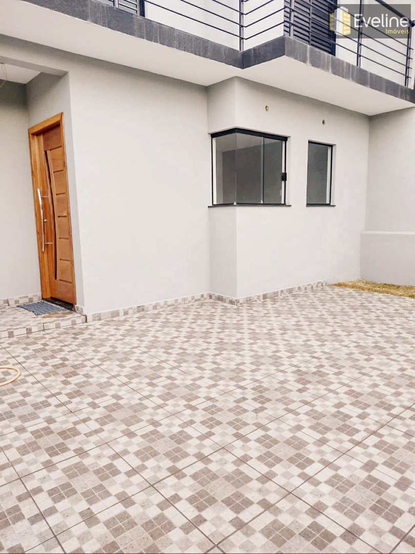 Casa à venda com 3 quartos, 120m² - Foto 1