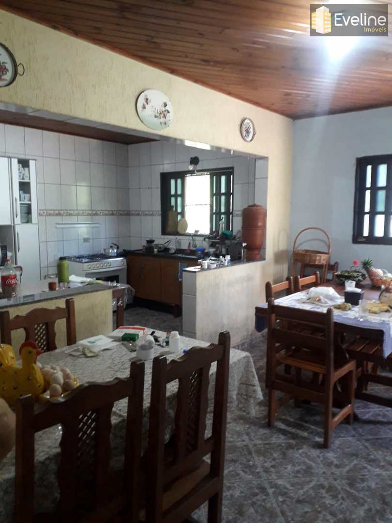 Fazenda à venda com 3 quartos, 270m² - Foto 1