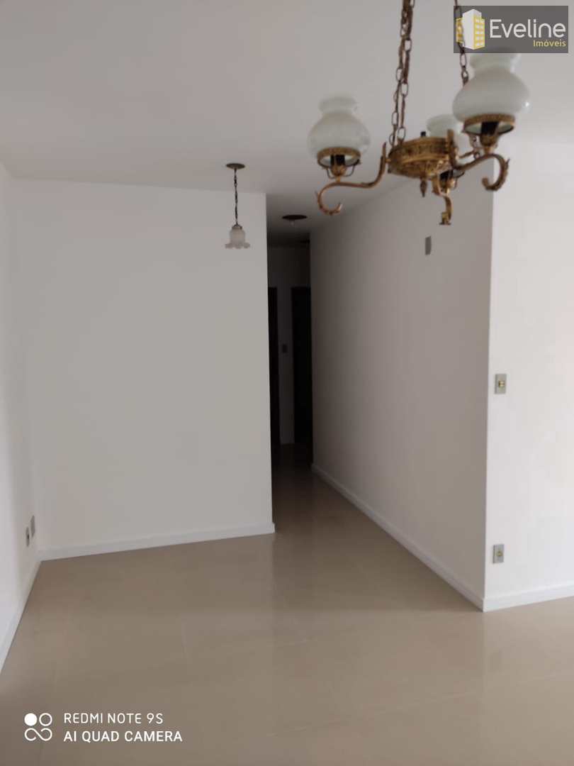 Apartamento à venda com 3 quartos, 100m² - Foto 2