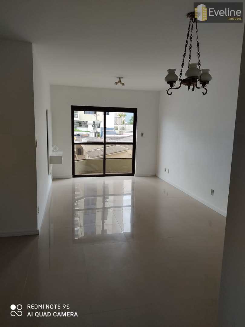 Apartamento à venda com 3 quartos, 100m² - Foto 1