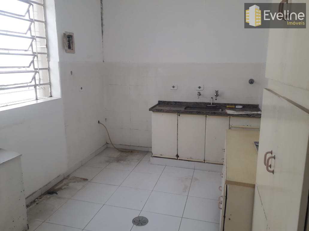 Casa à venda e aluguel com 2 quartos, 130m² - Foto 4