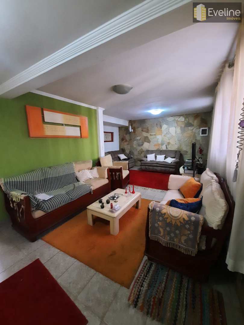 Casa com 3 dorms, Vila Suissa, Mogi das Cruzes - R$ 730 mil, Cod: 2669