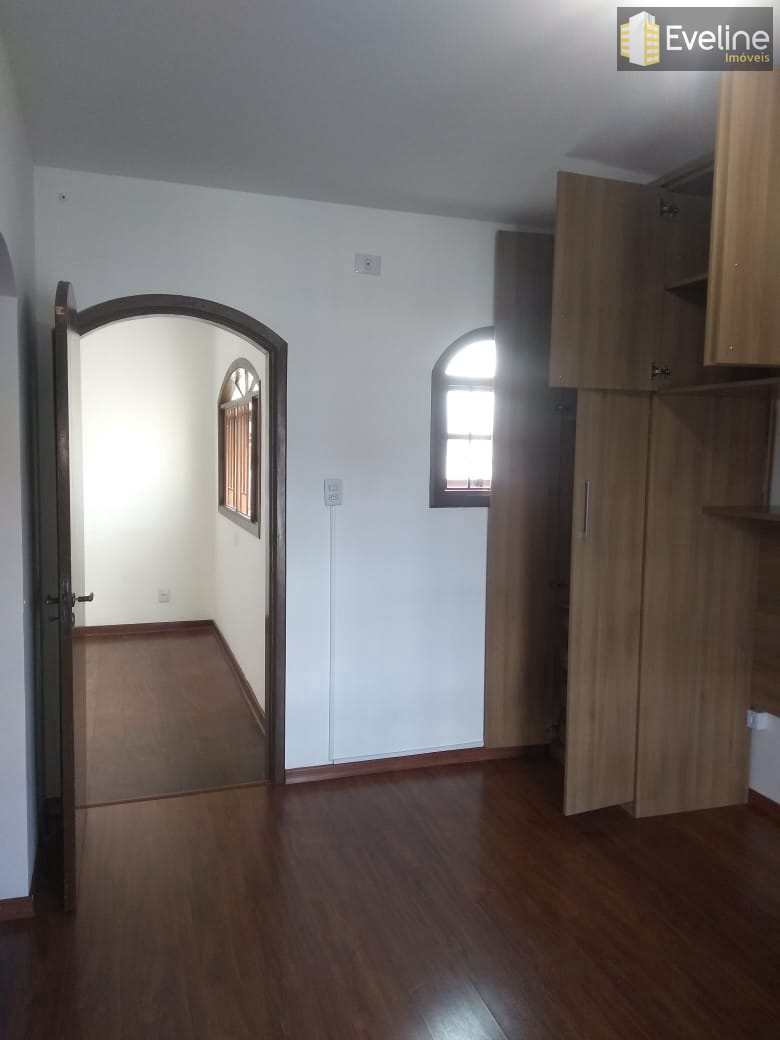 Casa à venda com 4 quartos, 211m² - Foto 10