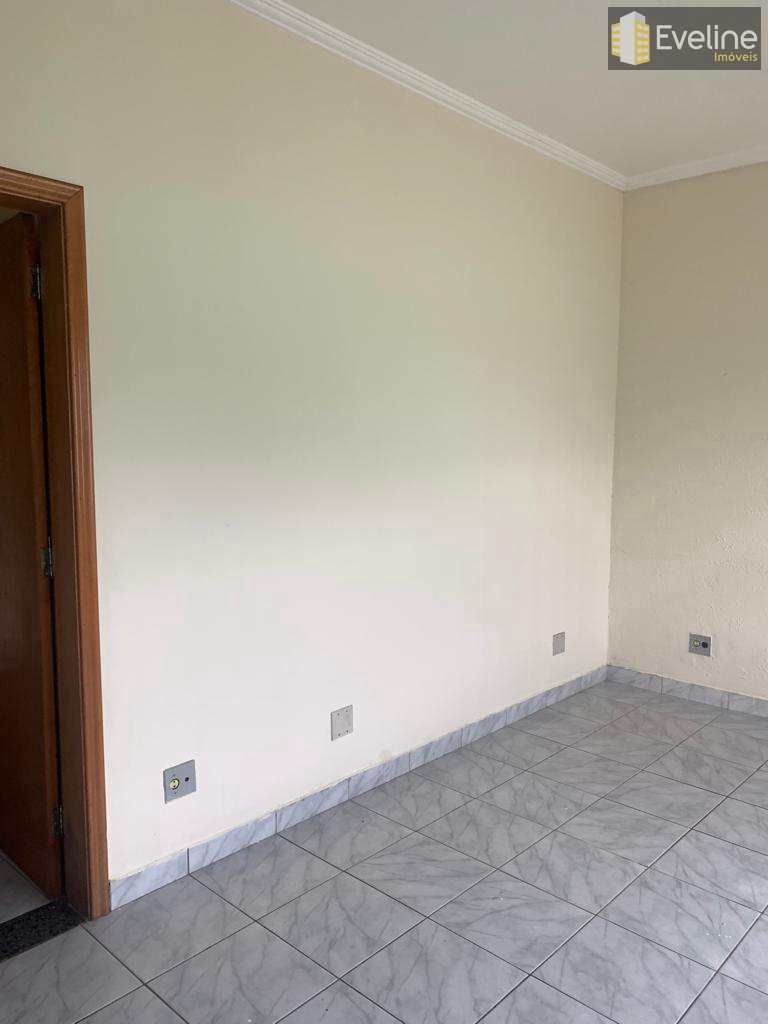 Casa à venda com 3 quartos, 360m² - Foto 11