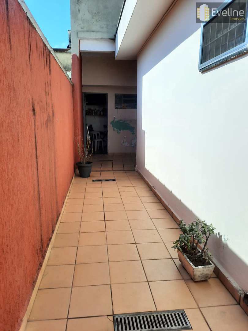 Casa à venda e aluguel com 3 quartos, 250m² - Foto 17