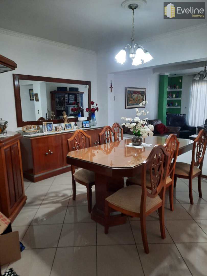 Casa à venda e aluguel com 3 quartos, 250m² - Foto 3