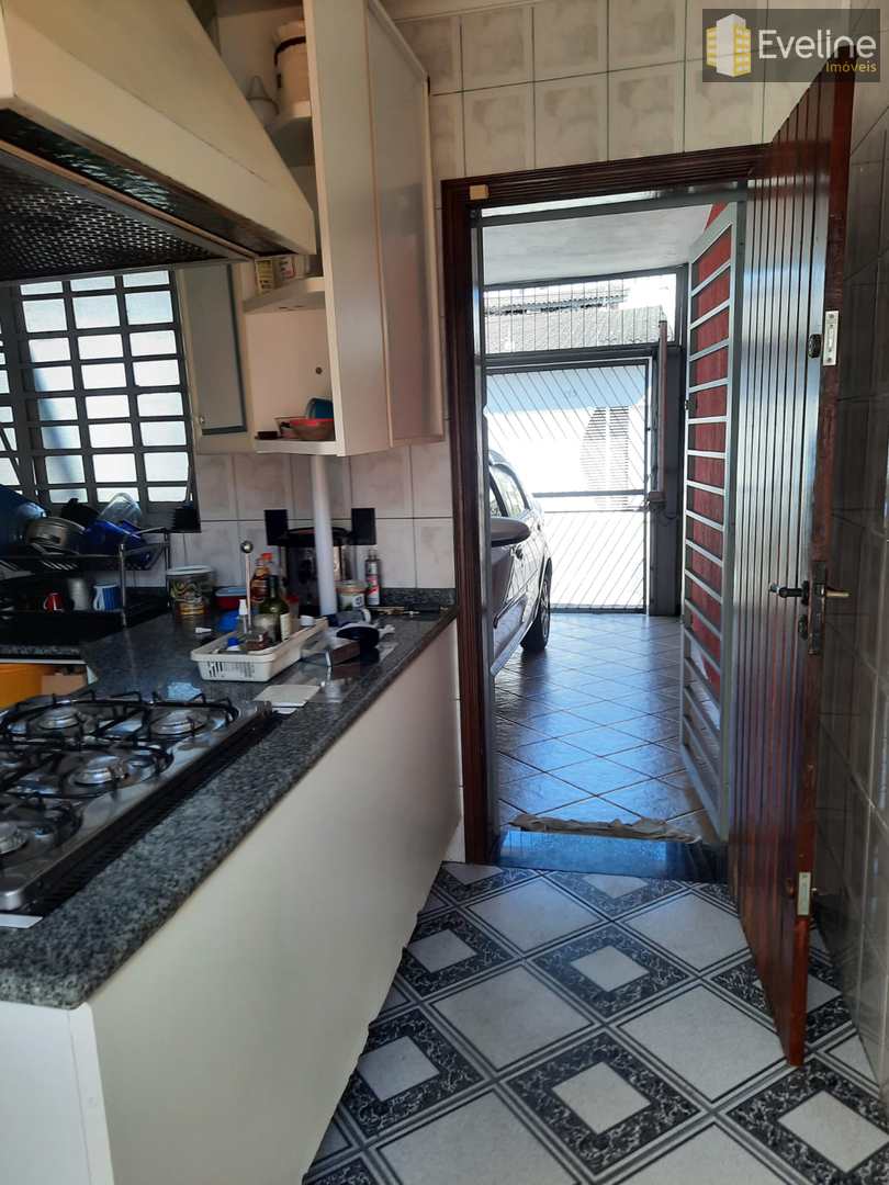 Casa à venda e aluguel com 3 quartos, 250m² - Foto 7