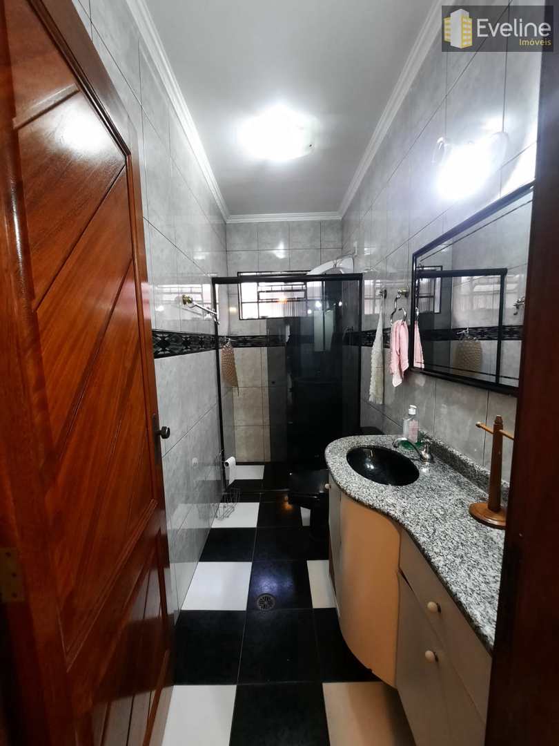 Casa à venda e aluguel com 3 quartos, 250m² - Foto 14