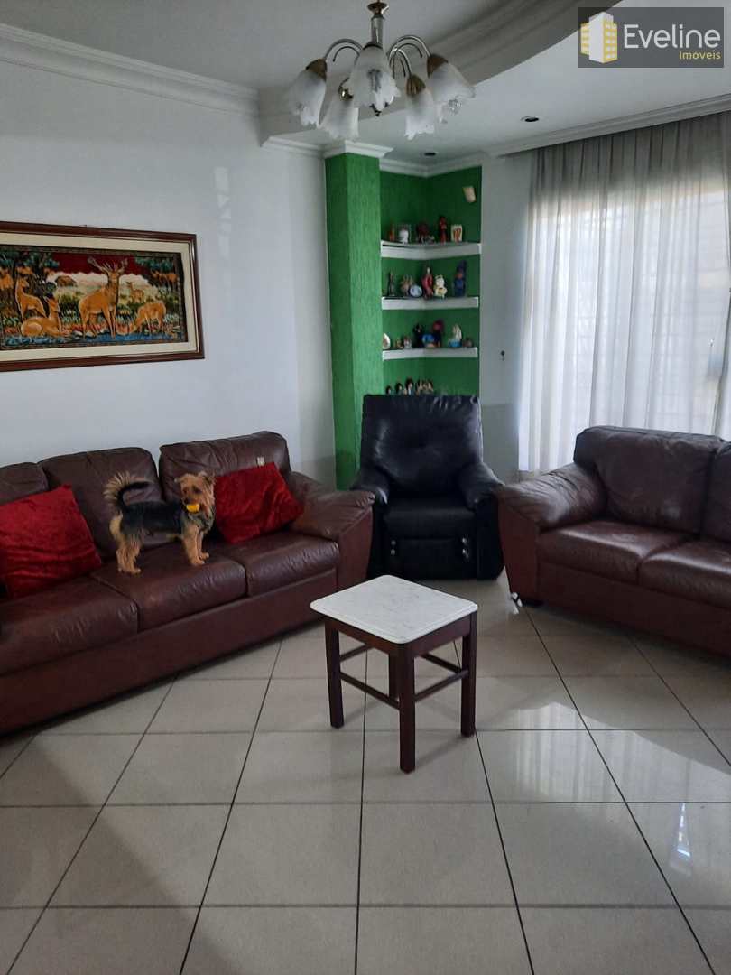 Casa à venda e aluguel com 3 quartos, 250m² - Foto 2