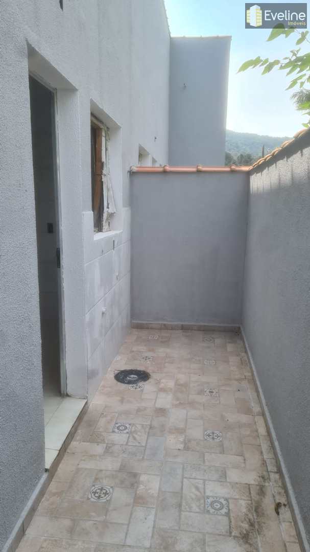 Casa à venda com 2 quartos, 55m² - Foto 17