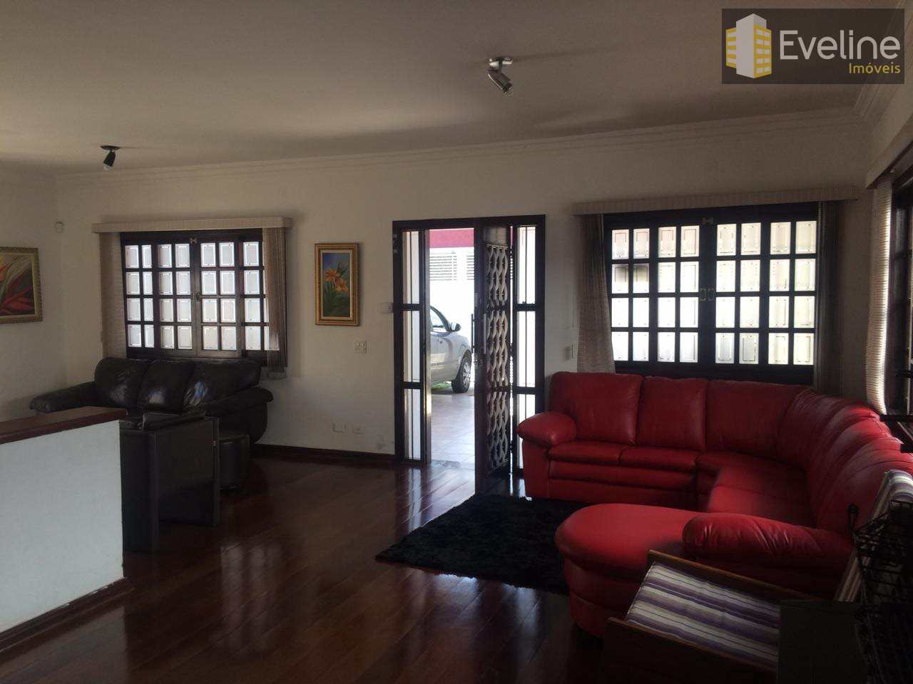 Casa à venda com 3 quartos, 254m² - Foto 2