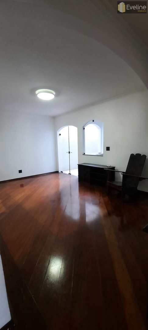 Casa à venda com 4 quartos, 360m² - Foto 4