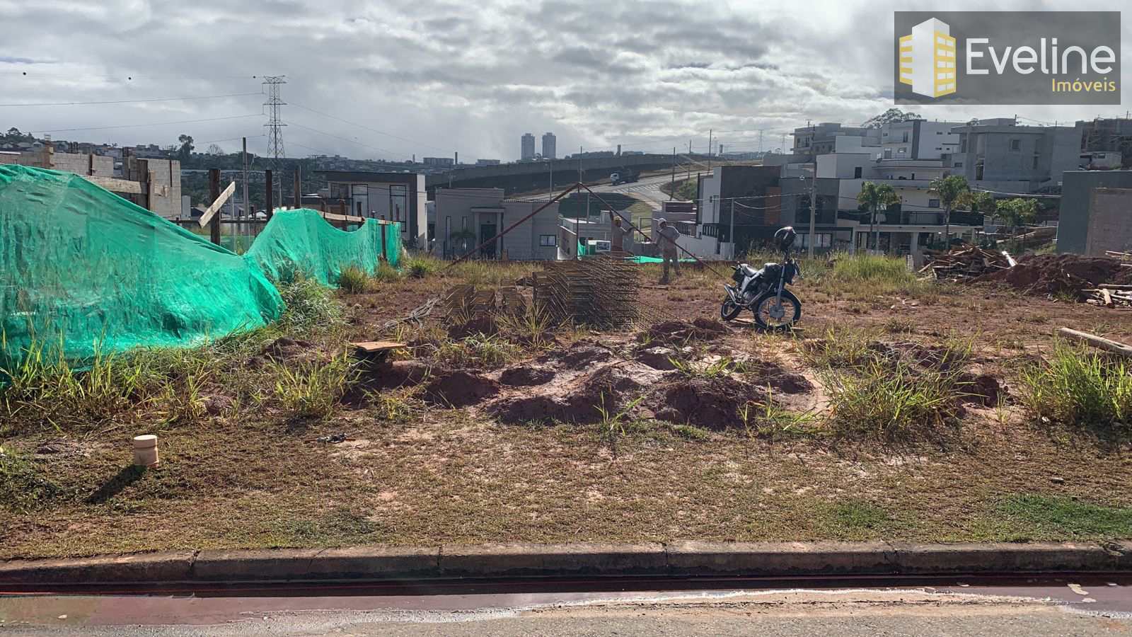 Terreno à venda, 300m² - Foto 1