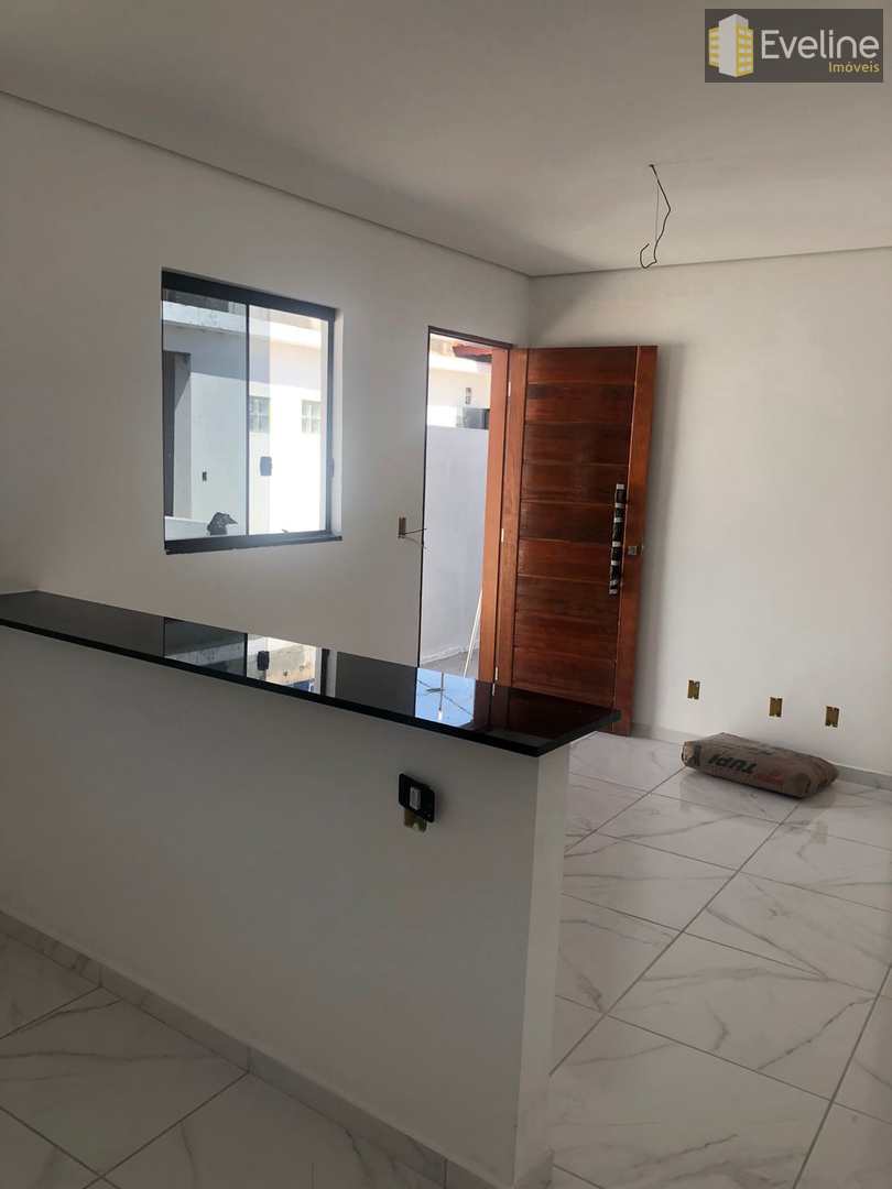 Casa à venda com 4 quartos, 300m² - Foto 2