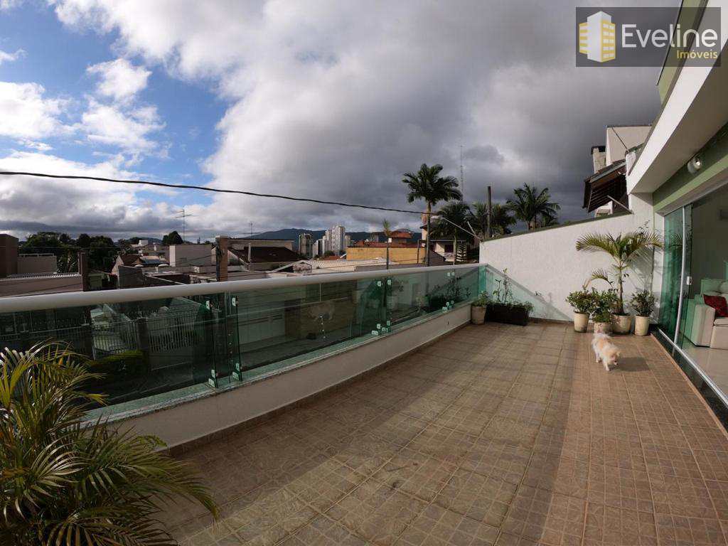 Casa à venda com 3 quartos, 300m² - Foto 10