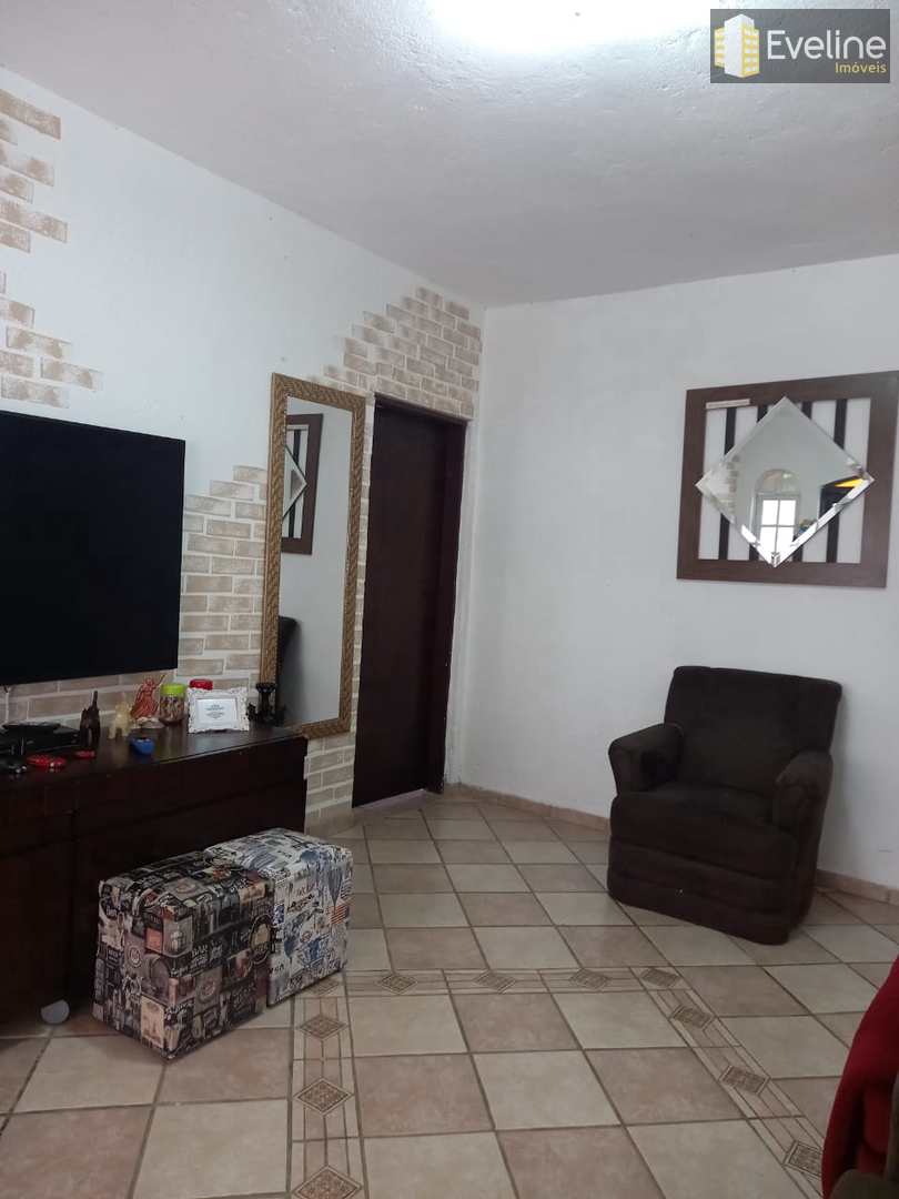 Casa à venda com 3 quartos, 300m² - Foto 4