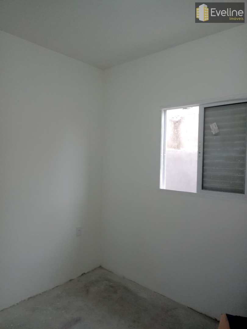 Casa à venda com 2 quartos, 70m² - Foto 10