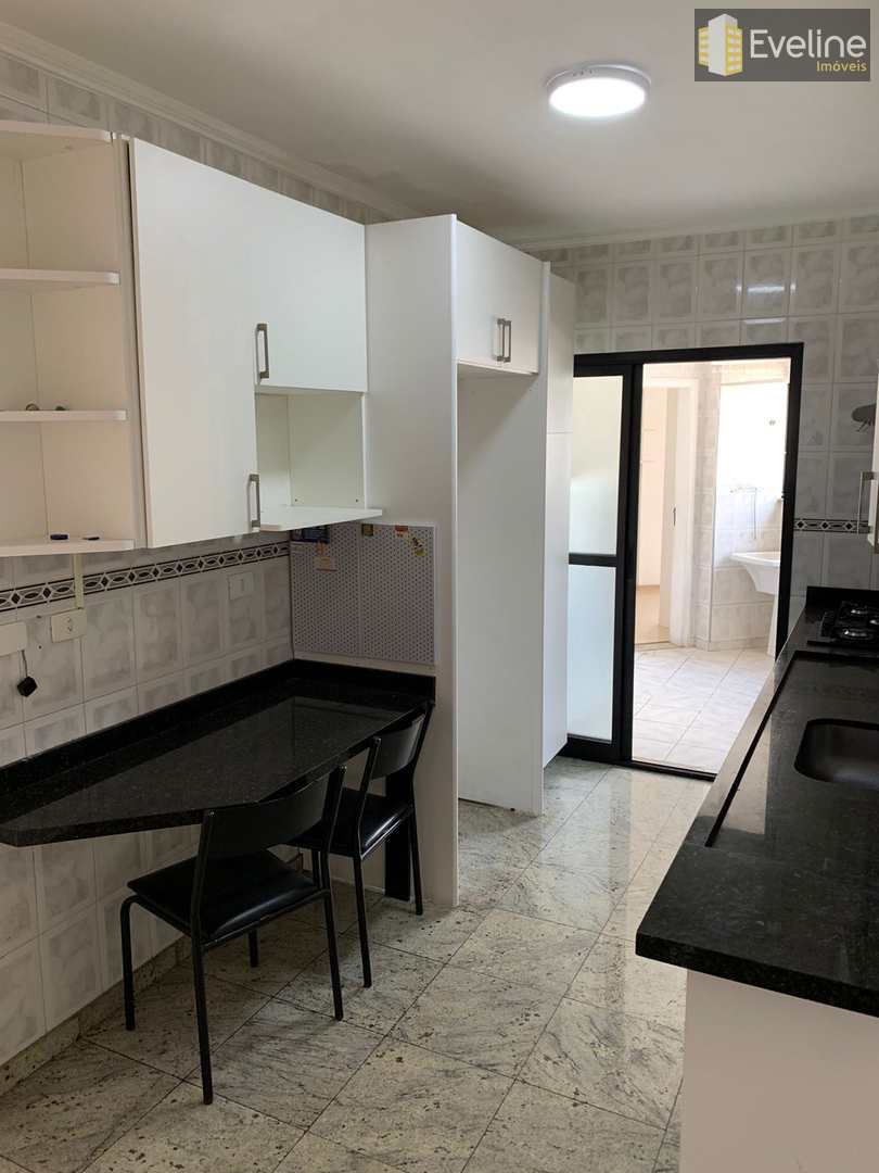 Apartamento para alugar com 4 quartos, 130m² - Foto 1