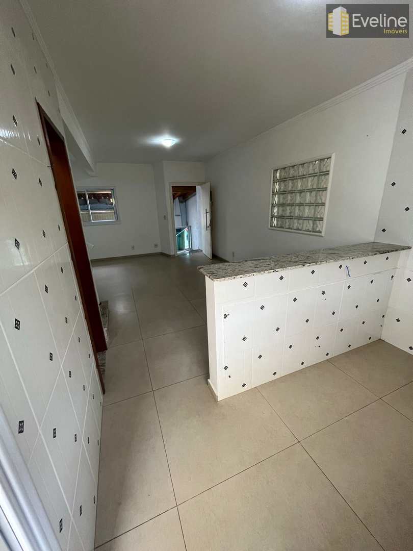 Casa à venda com 3 quartos, 114m² - Foto 3