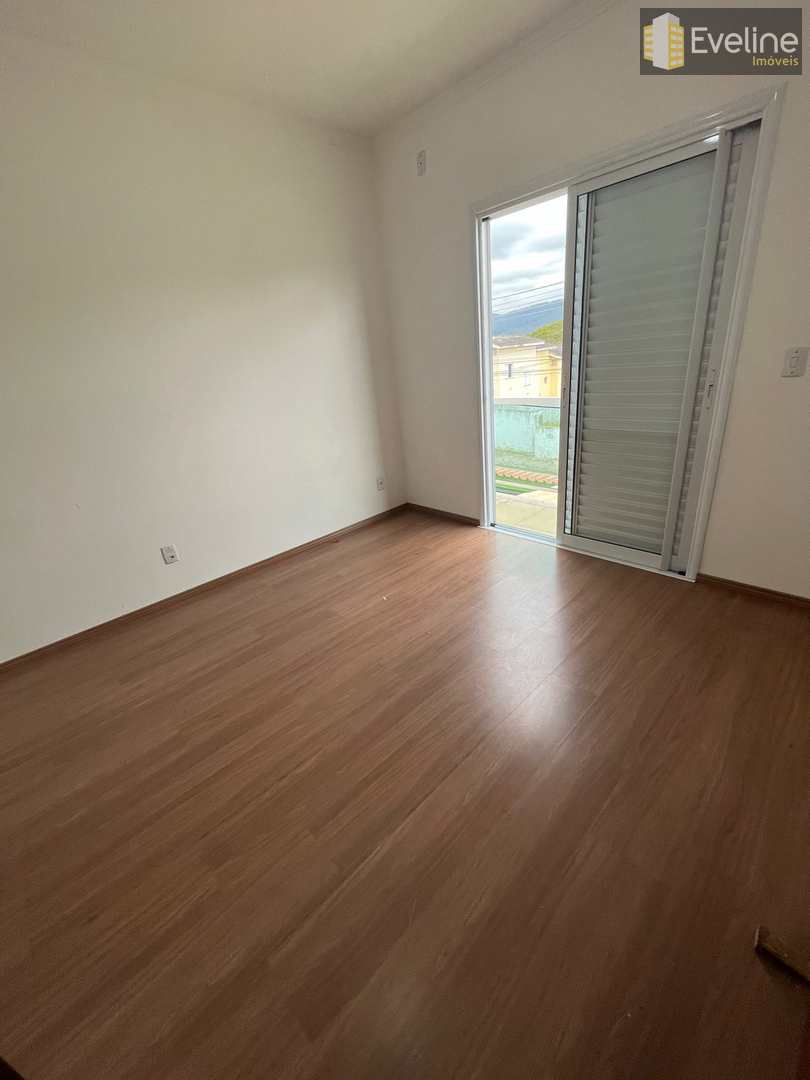 Casa à venda com 3 quartos, 114m² - Foto 11