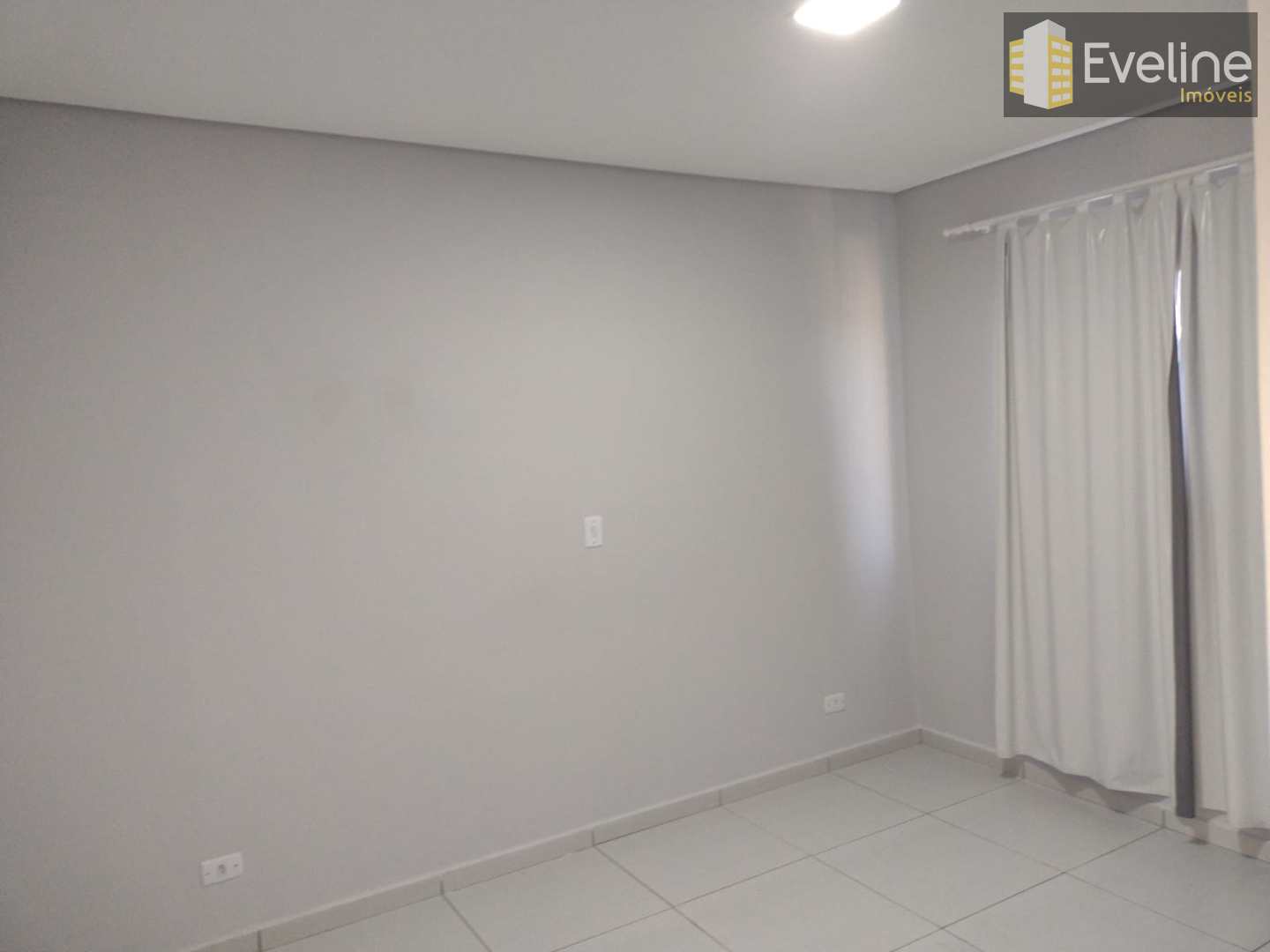 Casa à venda com 3 quartos, 170m² - Foto 2