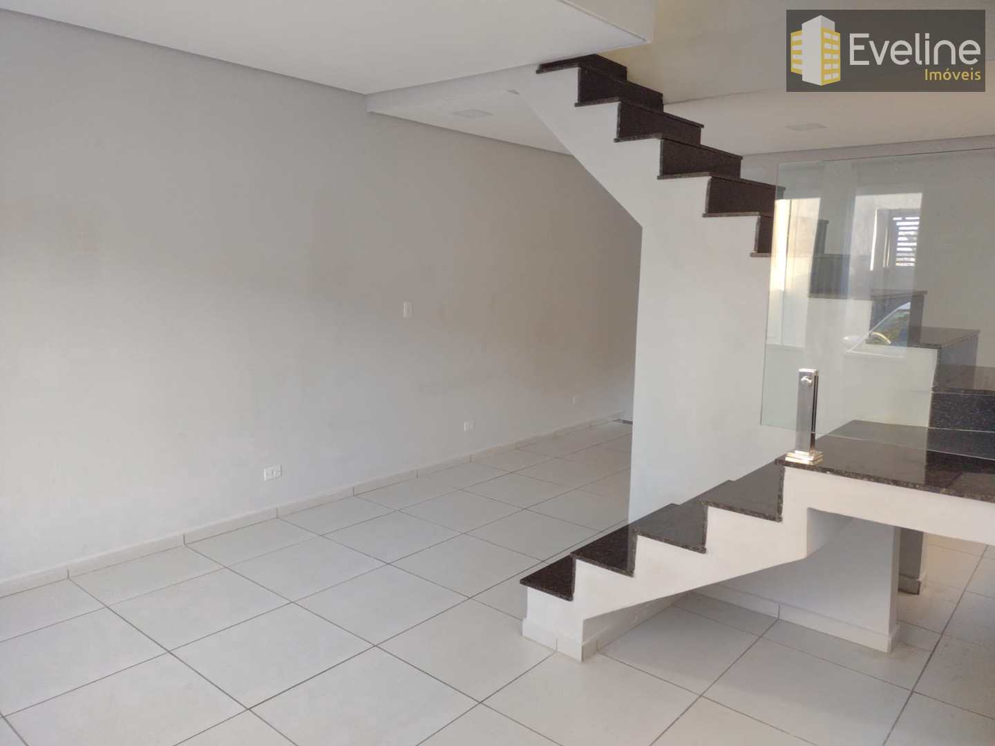 Casa à venda com 3 quartos, 170m² - Foto 1