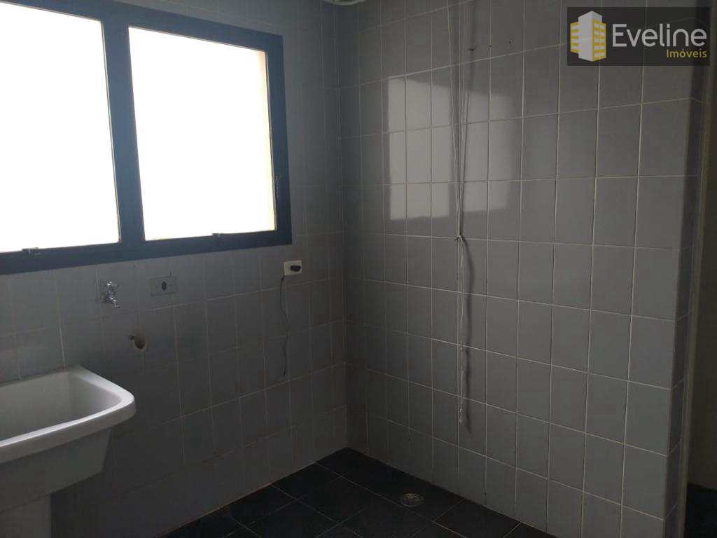 Apartamento à venda com 3 quartos, 210m² - Foto 14