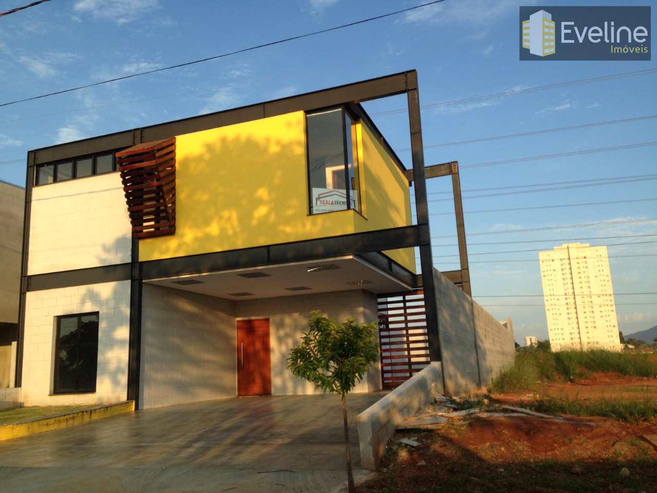 Casa de Condomínio à venda com 3 quartos, 196m² - Foto 1