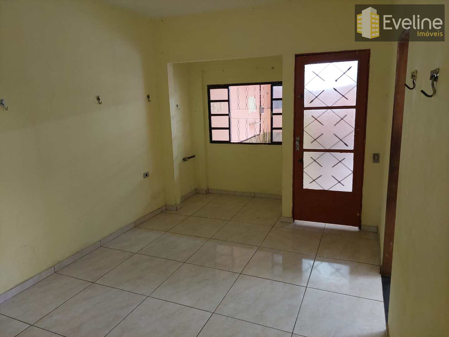 Casa à venda com 3 quartos, 138m² - Foto 1