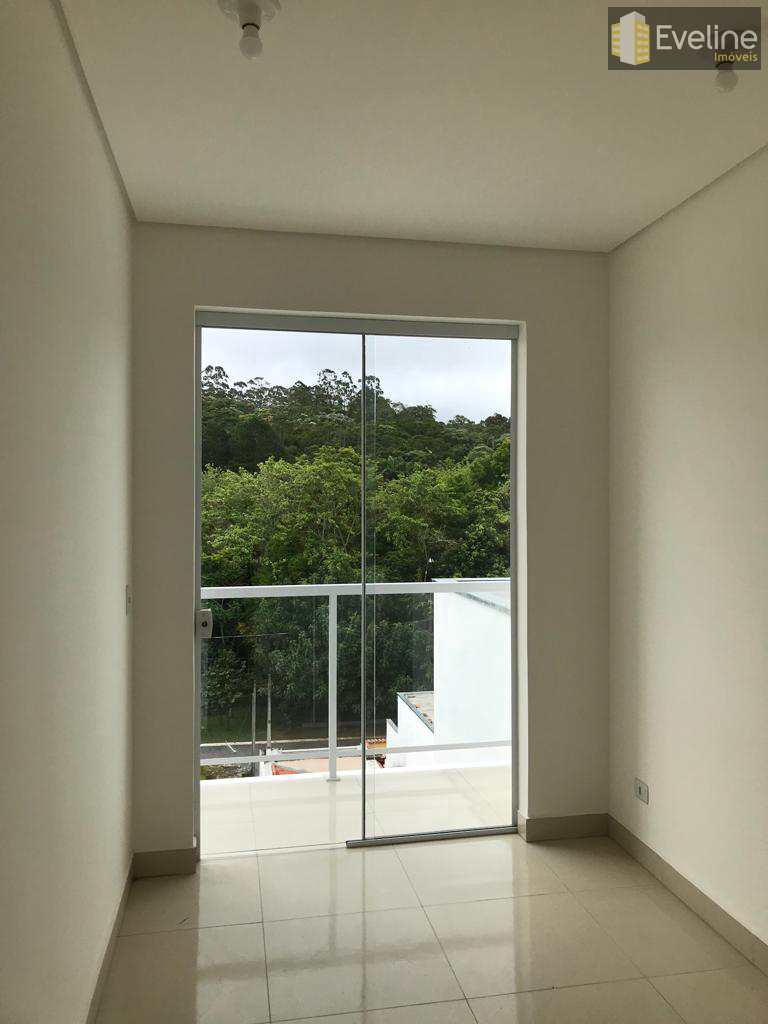 Casa à venda com 4 quartos, 200m² - Foto 7