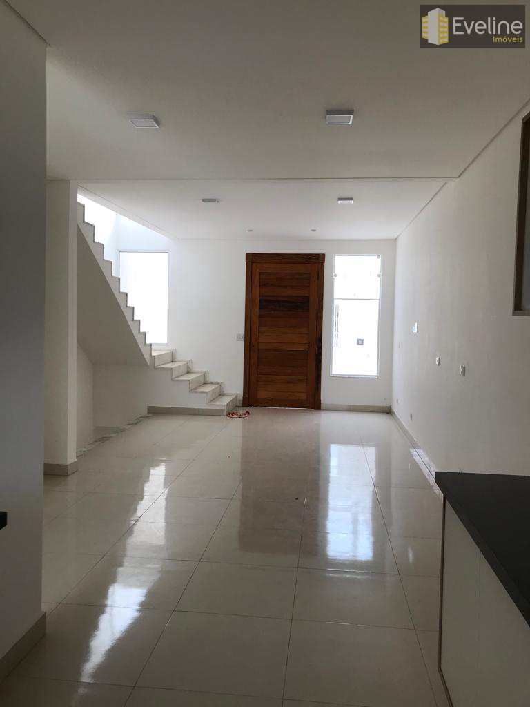 Casa à venda com 4 quartos, 200m² - Foto 1