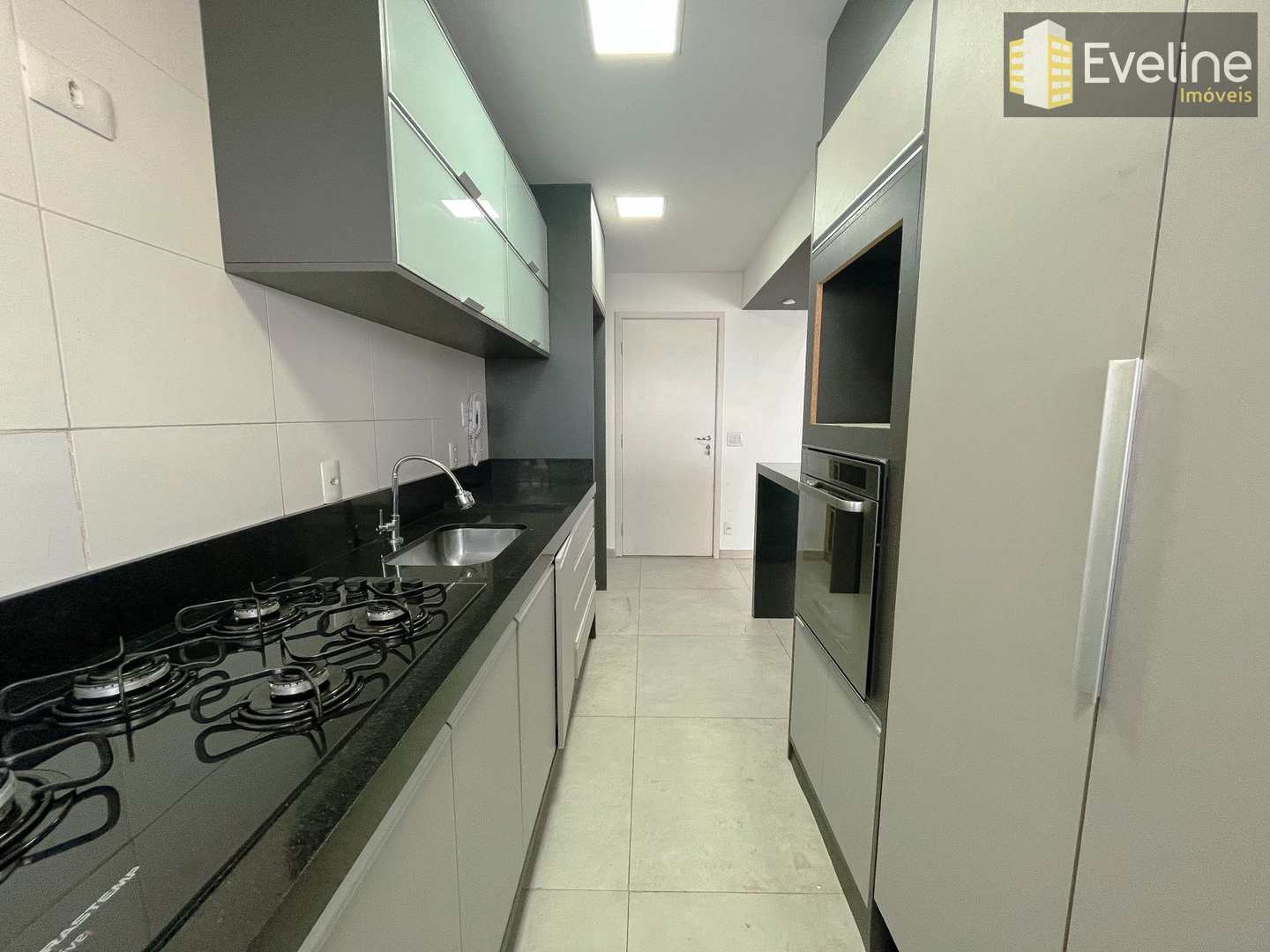 Apartamento à venda com 2 quartos, 68m² - Foto 9