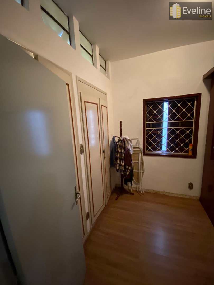 Casa à venda e aluguel com 4 quartos, 250m² - Foto 11