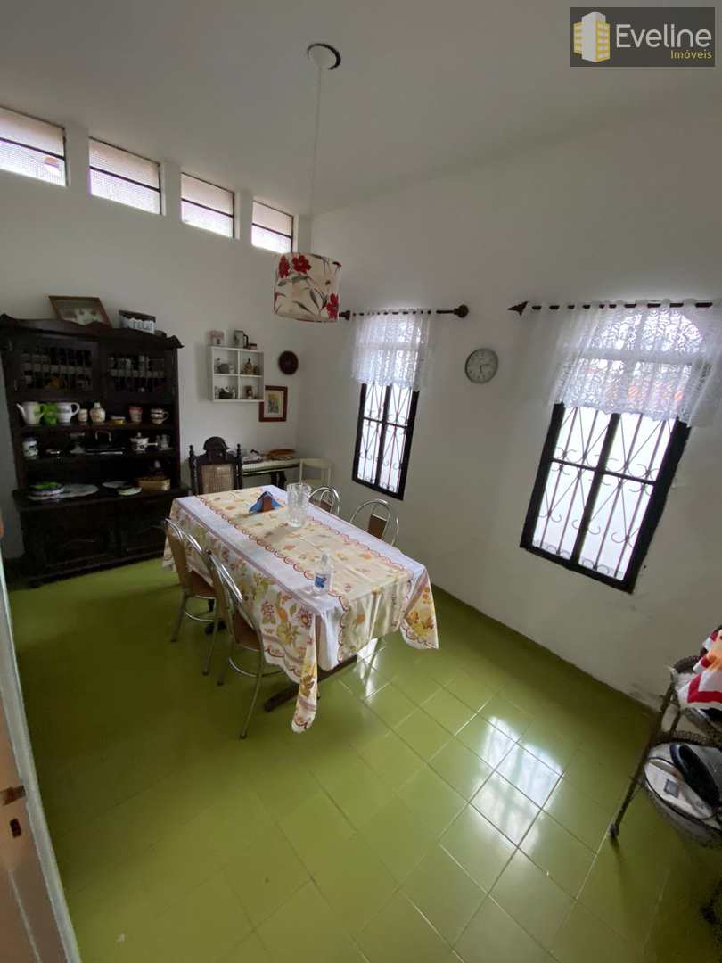 Casa à venda e aluguel com 4 quartos, 250m² - Foto 3