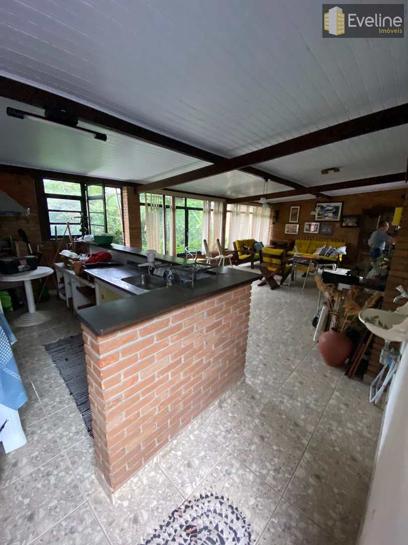 Casa à venda e aluguel com 4 quartos, 250m² - Foto 15