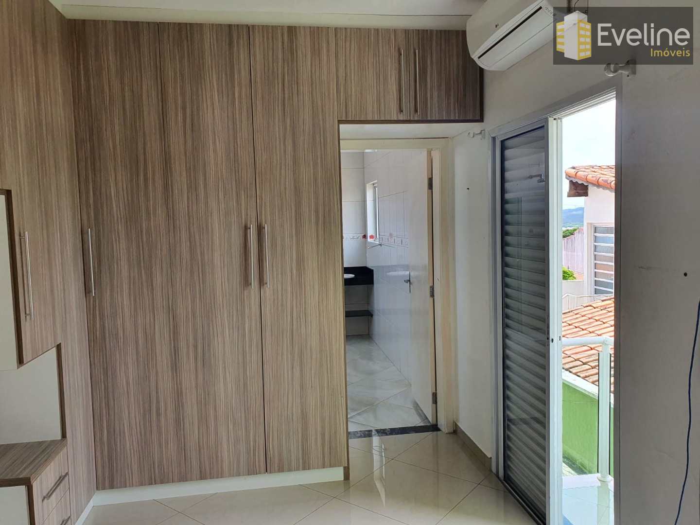 Casa à venda com 3 quartos, 212m² - Foto 9