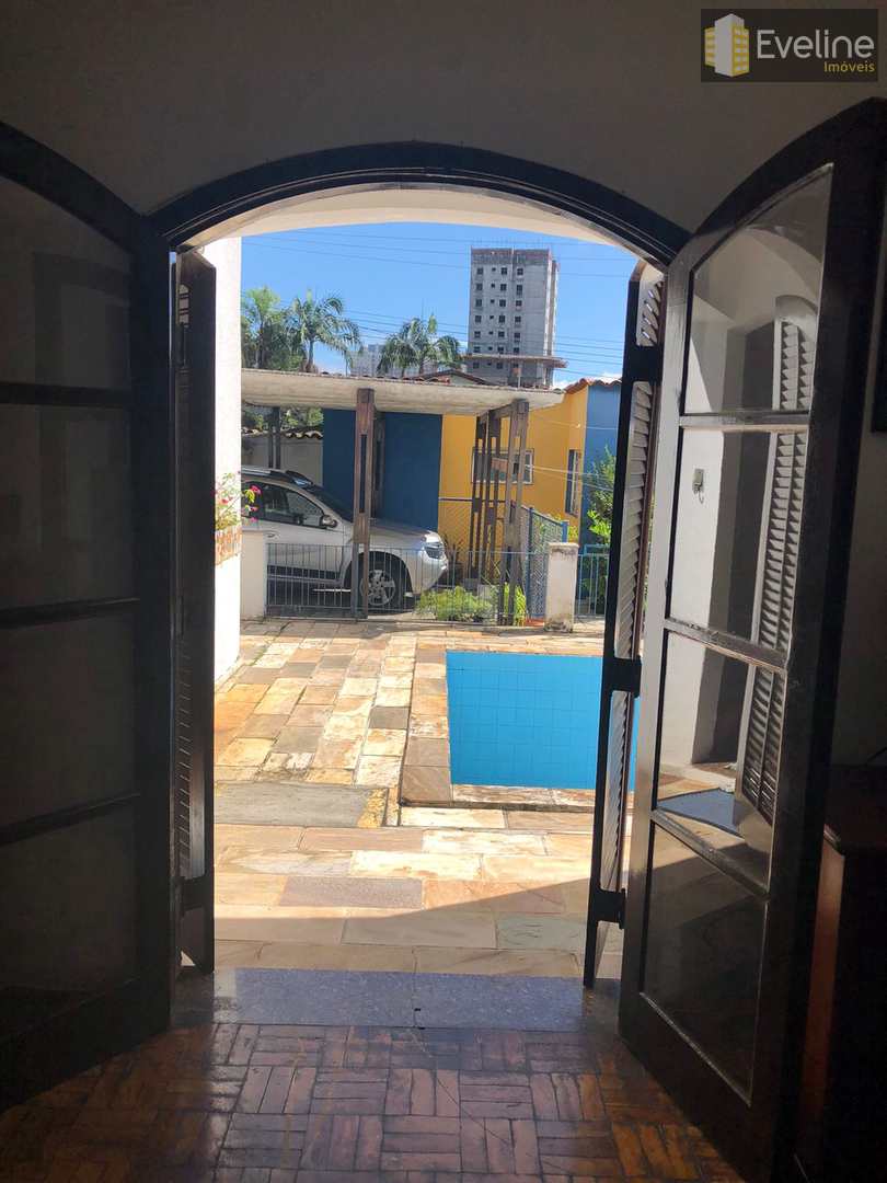 Casa para alugar com 3 quartos, 230m² - Foto 12