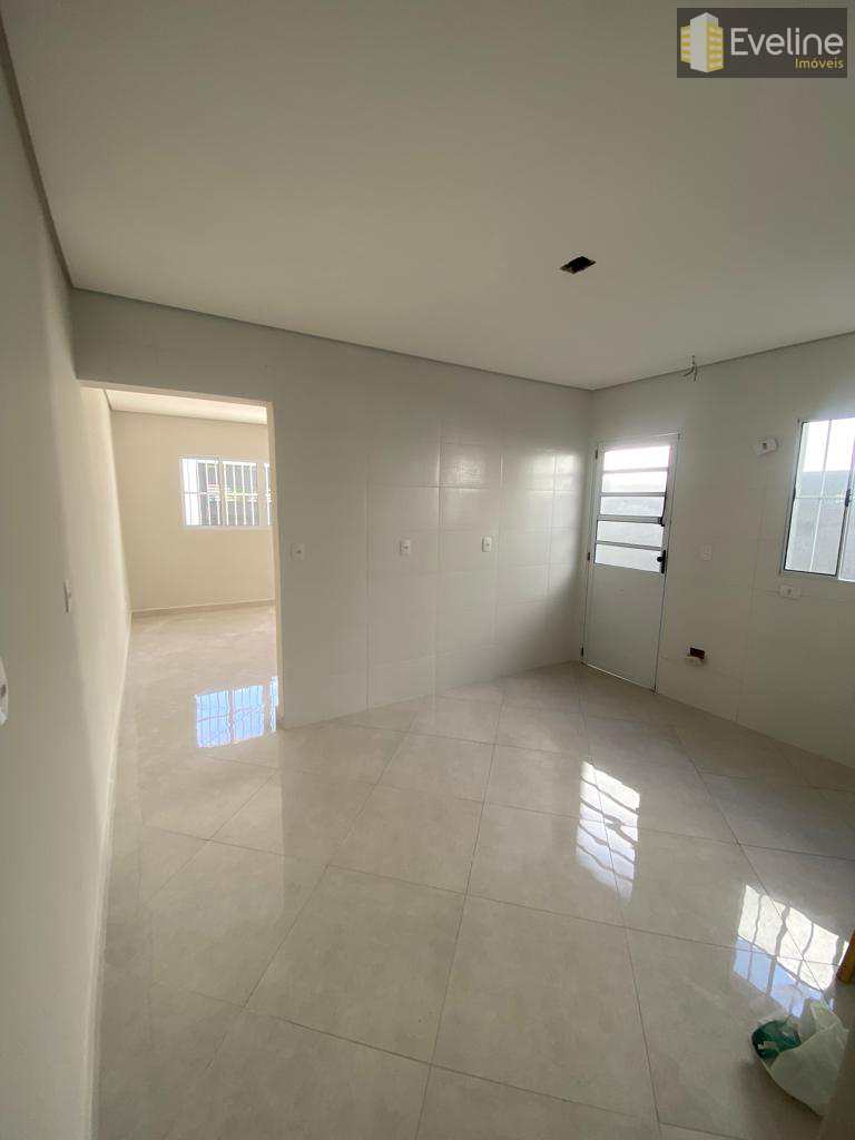 Casa à venda com 2 quartos, 64m² - Foto 5