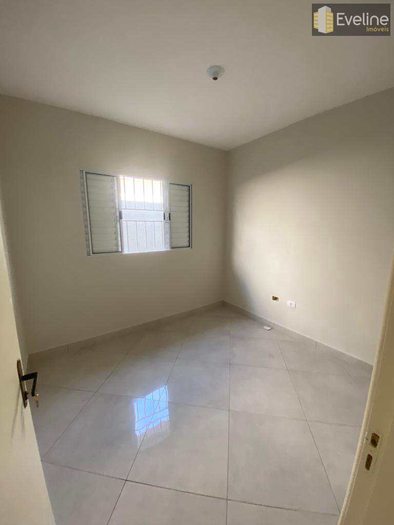 Casa à venda com 2 quartos, 64m² - Foto 11