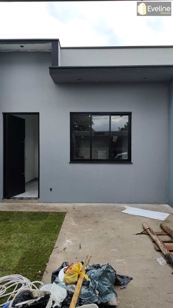 Casa à venda com 3 quartos, 78m² - Foto 1