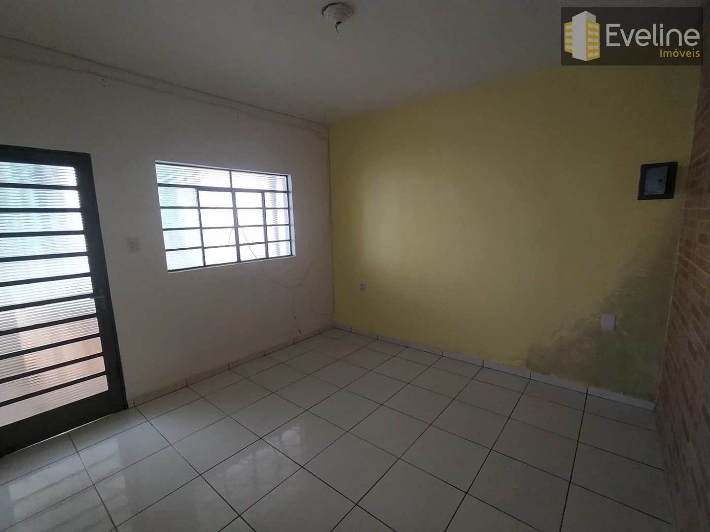 Casa à venda com 3 quartos, 200m² - Foto 4