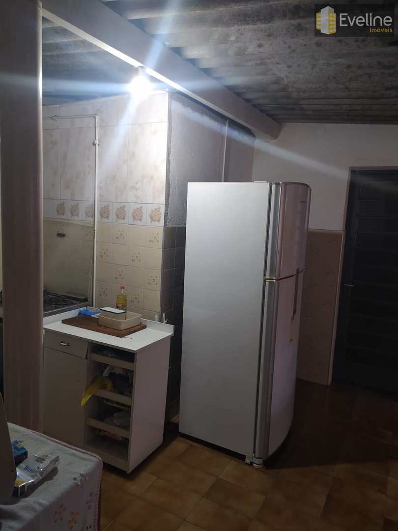 Casa à venda com 3 quartos, 200m² - Foto 14