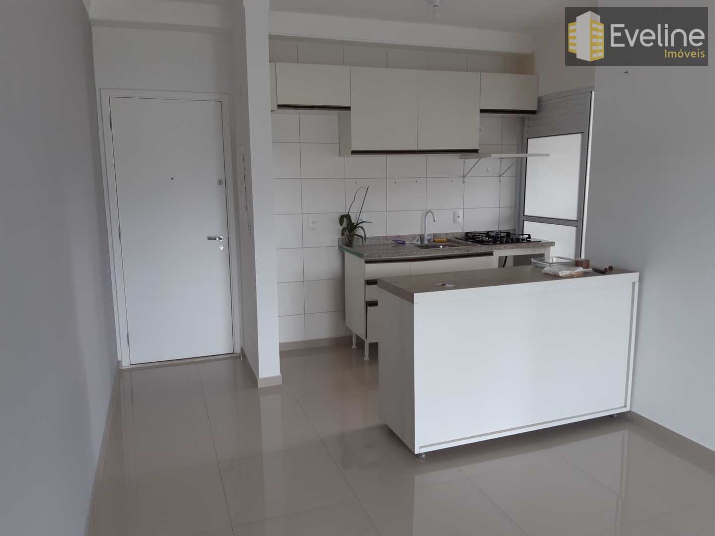 Apartamento à venda com 2 quartos, 63m² - Foto 2