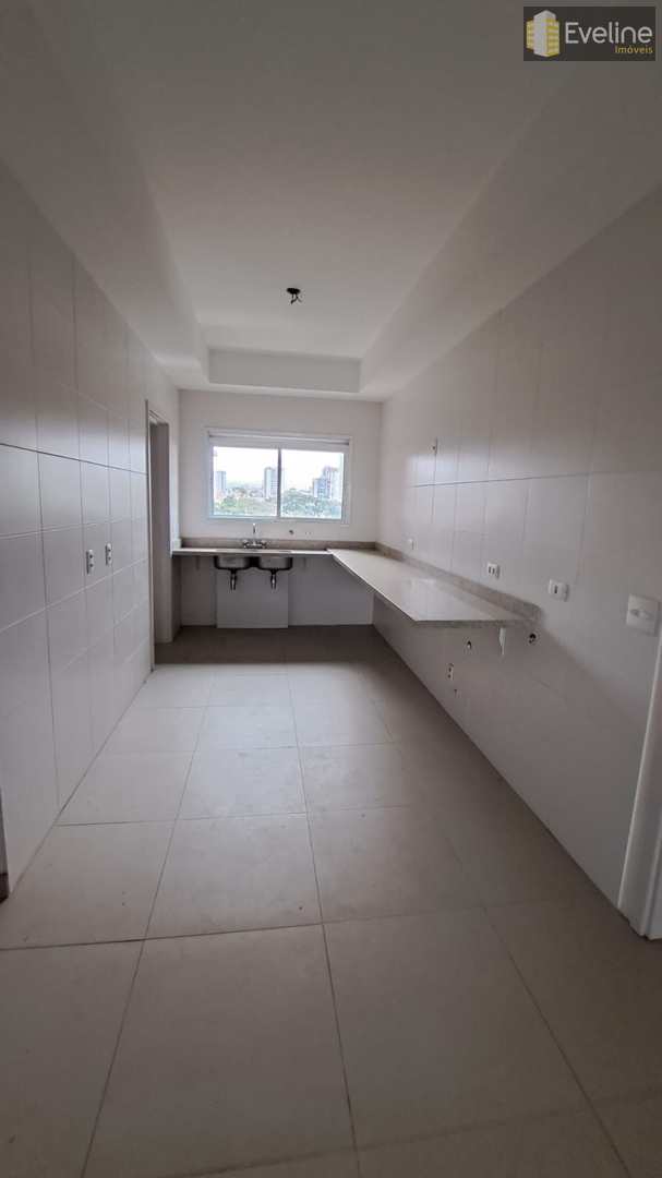 Apartamento à venda com 4 quartos, 241m² - Foto 11